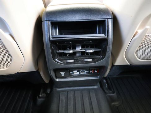 Used 2023 Jeep Grand Cherokee Limited AWD/4WD image 43