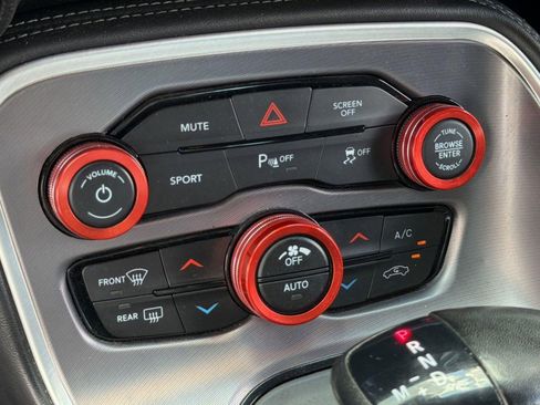 Used 2020 Dodge Challenger SXT w/ Driver Convenience Group RWD image 14
