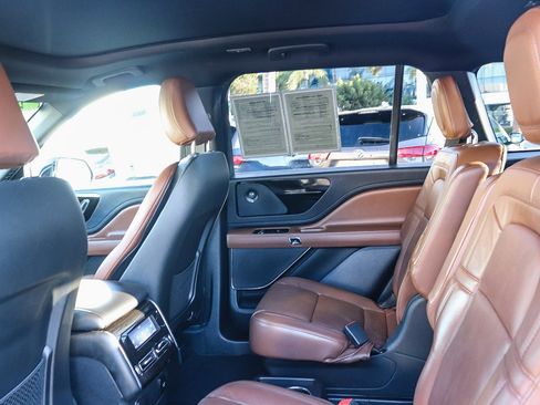Used 2022 Lincoln Aviator Reserve w/ Elements Package Plus image 19