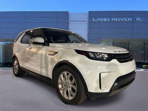 Used 2018 Land Rover Discovery SE image 6