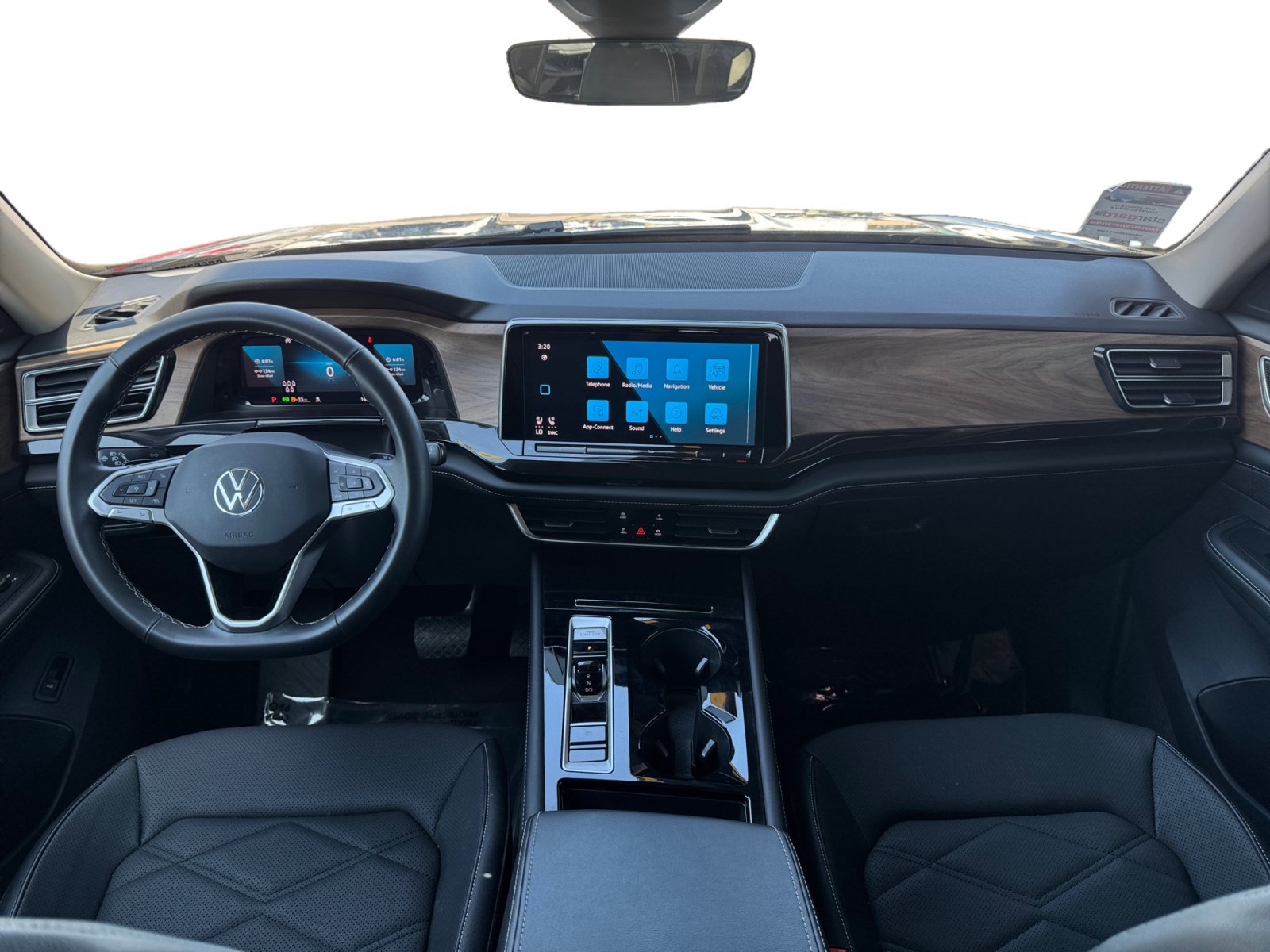 Used 2025 Volkswagen Atlas SE FWD image 10