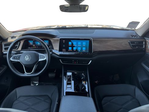 Used 2025 Volkswagen Atlas SE FWD image 10