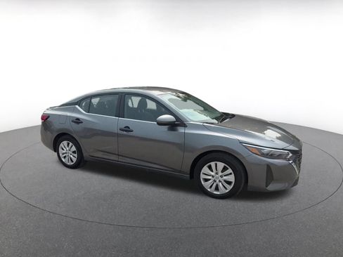 Used 2025 Nissan Sentra S FWD image 2