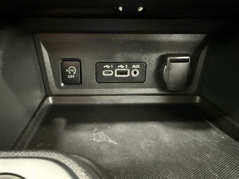 Used 2024 Nissan Sentra SV FWD image 34