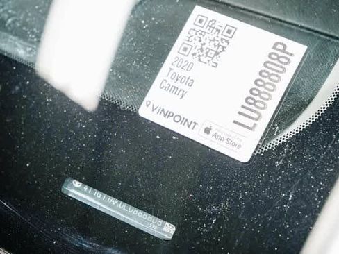 Certified 2020 Toyota Camry SE image 29