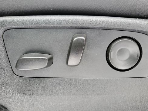 Used 2025 Chevrolet Blazer EV RS image 17