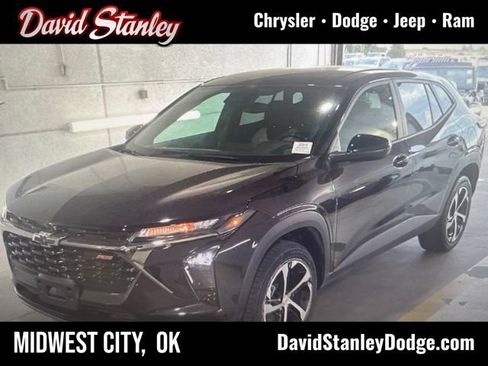 Used 2026 Chevrolet Trax RS FWD image 1