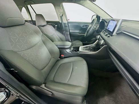 Used 2024 Toyota RAV4 XLE FWD image 29