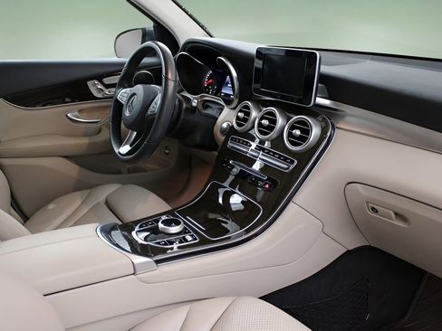 Used 2019 Mercedes-Benz GLC 300 image 19