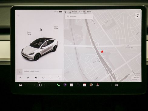 Used 2021 Tesla Model Y Long Range AWD/4WD image 15