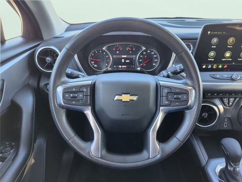 Used 2024 Chevrolet Blazer LT FWD image 12
