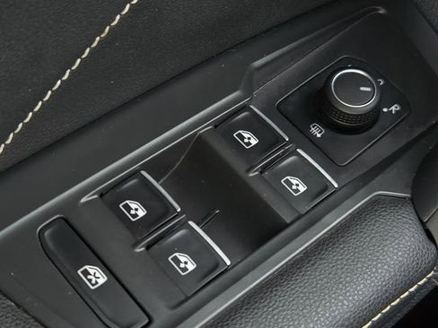 Used 2022 Volkswagen Tiguan SE R-Line AWD/4WD image 28