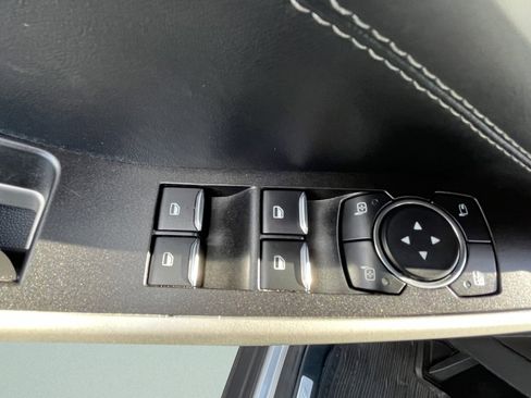 Used 2020 Ford Explorer Limited image 24