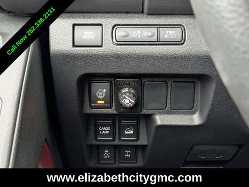 Used 2025 Nissan Frontier PRO-4X image 23