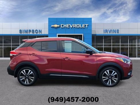 Used 2020 Nissan Kicks SR w/ SR Premium Package FWD image 9