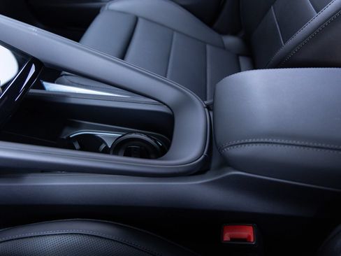 Certified 2026 Porsche Macan 4 Electric AWD/4WD image 19
