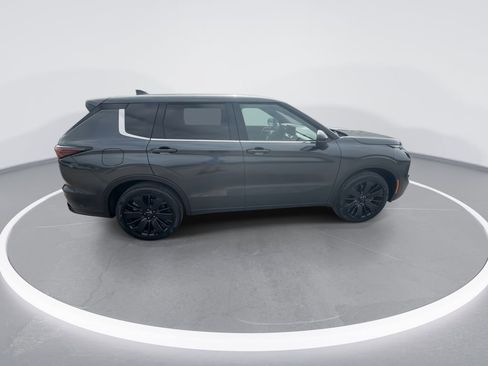 New 2026 Mitsubishi Outlander LE AWD/4WD image 9