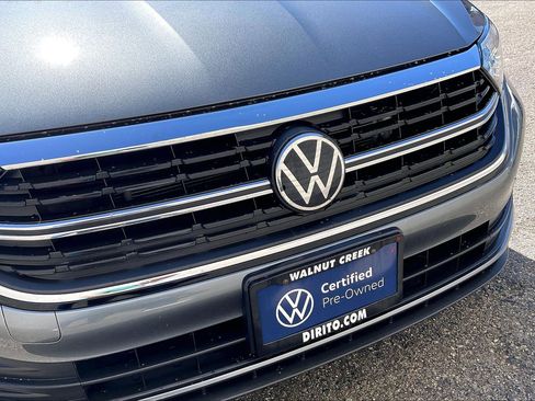 Certified 2024 Volkswagen Jetta SE w/ Panoramic Sunroof Package image 30