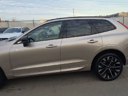 New 2026 Volvo XC60 B5 Ultra w/ Protection Package Premier image 6