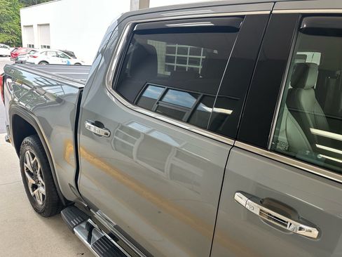 Used 2023 GMC Sierra 1500 SLT w/ SLT Premium Package AWD/4WD image 10