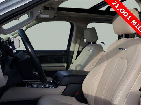 Used 2023 Ford Expedition Platinum image 12