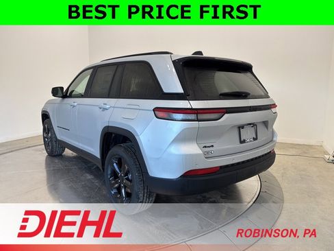 New 2025 Jeep Grand Cherokee Altitude w/ Trailer Tow Package image 5