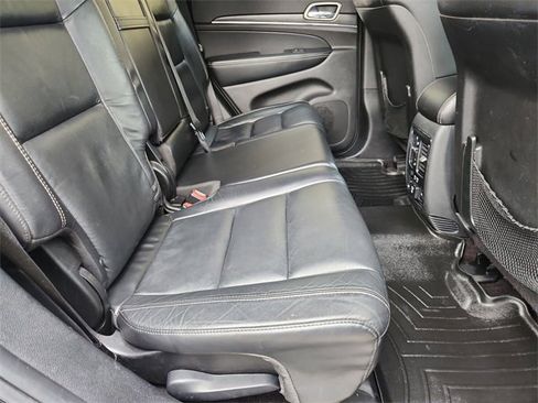 Used 2017 Jeep Grand Cherokee Limited image 25