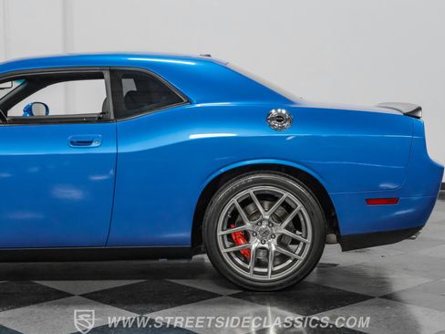 Used 2009 Dodge Challenger SRT8 w/ SRT Option Group II image 27