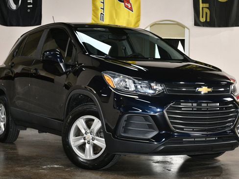 Used 2021 Chevrolet Trax LS w/ Tint and Cruise Package image 3