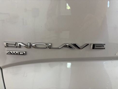 Used 2024 Buick Enclave Premium AWD/4WD image 15