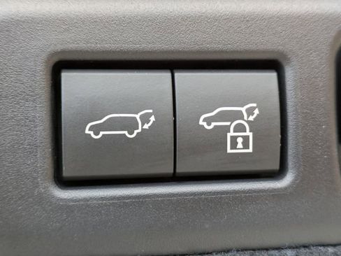 Used 2022 Lexus RX 450hL Luxury image 14