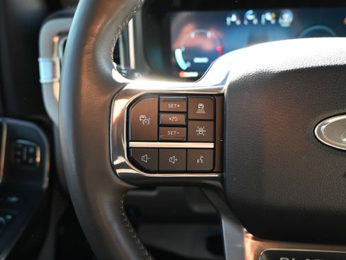 Used 2025 Ford F450 Platinum w/ Platinum Plus Package image 21