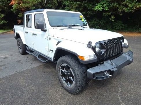 Used 2022 Jeep Gladiator Sport AWD/4WD image 3