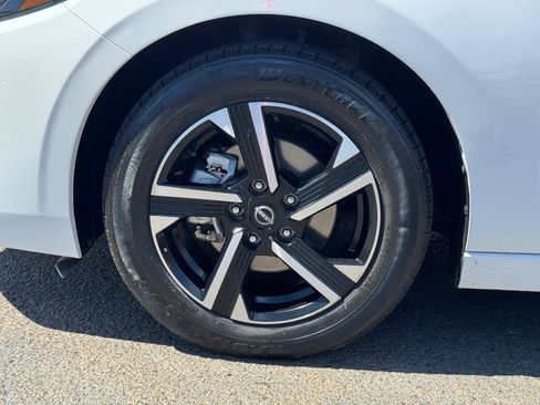 Used 2024 Nissan Sentra SV image 7