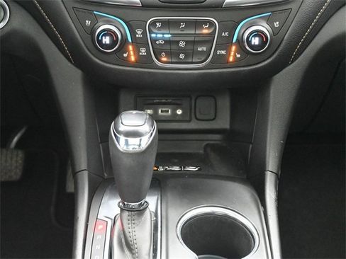 Used 2019 Chevrolet Equinox Premier image 25