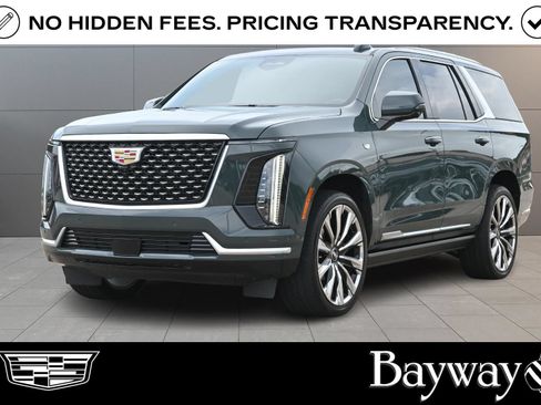 Used 2026 Cadillac Escalade Luxury w/ Touring Package AWD/4WD image 1