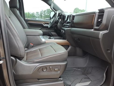 Used 2024 Chevrolet Silverado 2500 High Country w/ High Country Premium Package AWD/4WD image 12