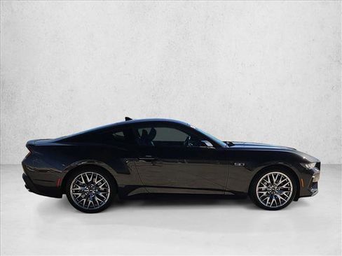 Used 2024 Ford Mustang GT Premium image 4