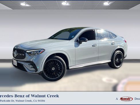 Used 2025 Mercedes-Benz GLC 300 4MATIC image 1