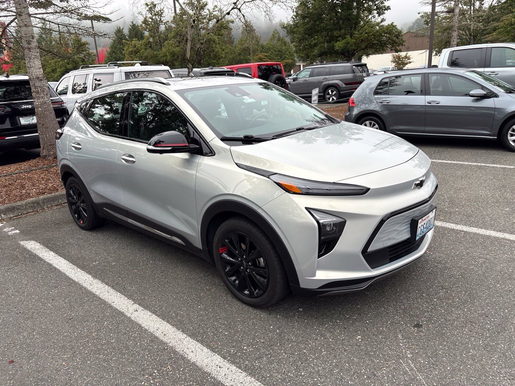 Used 2023 Chevrolet Bolt EUV Premier w/ Sun & Sound Package FWD image 10