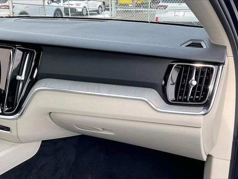 Used 2024 Volvo S60 B5 Plus image 14