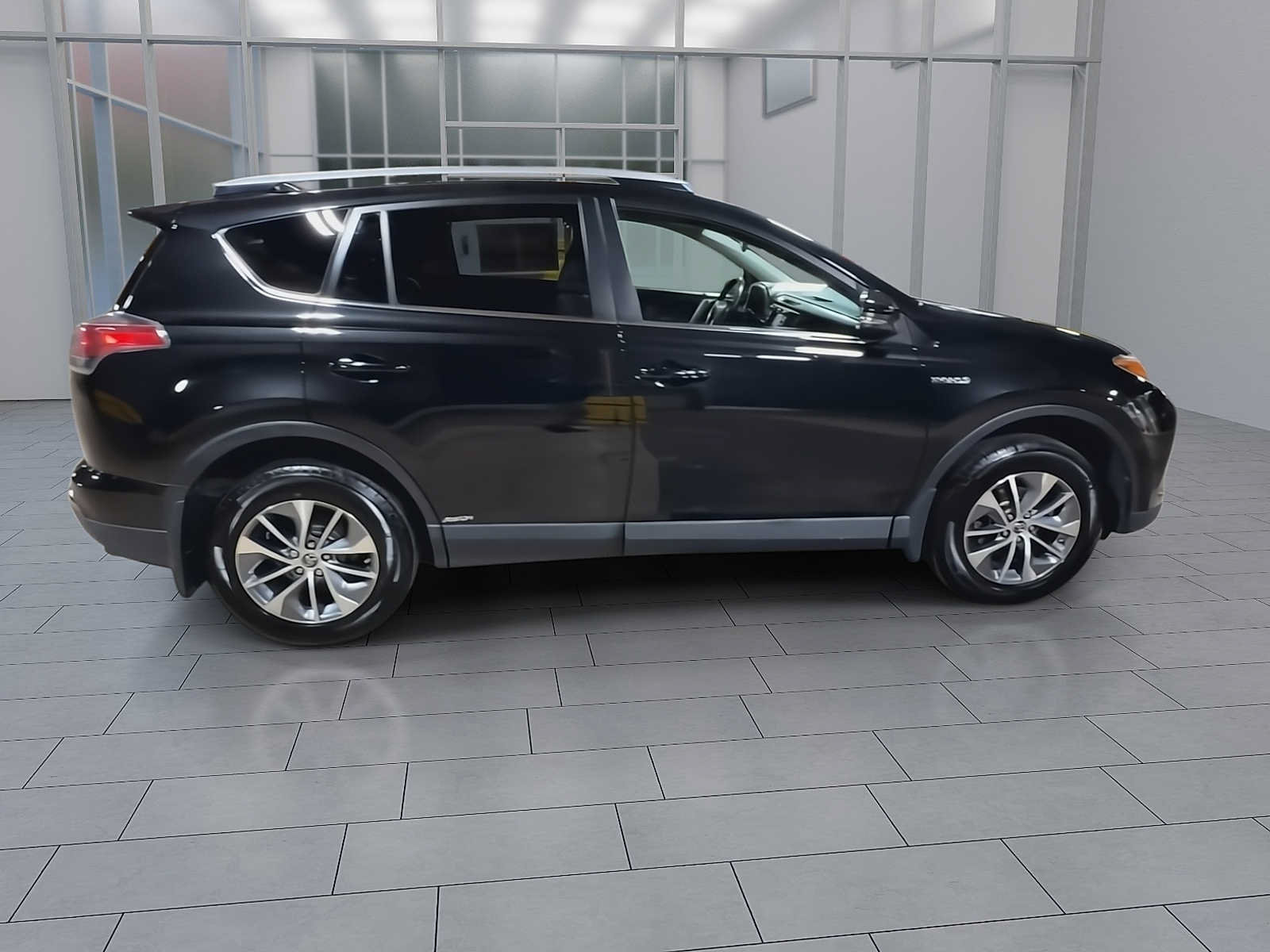 Certified 2016 Toyota RAV4 XLE AWD/4WD image 9