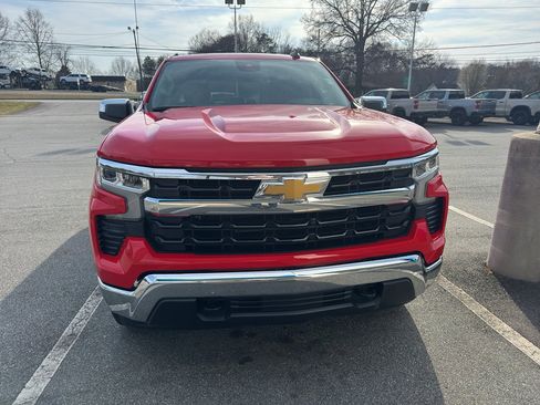 Used 2023 Chevrolet Silverado 1500 LT image 2