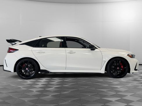 Used 2025 Honda Civic Type R image 9
