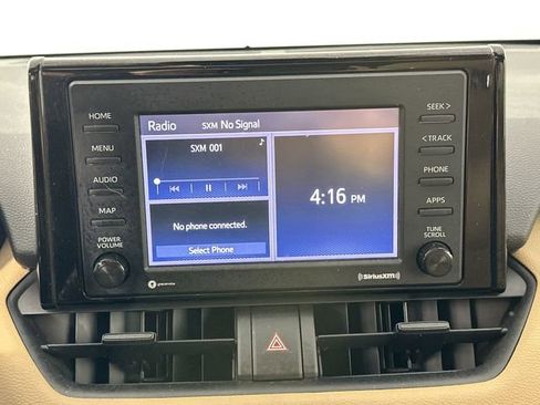 Used 2021 Toyota RAV4 XLE w/ Convenience Package image 12