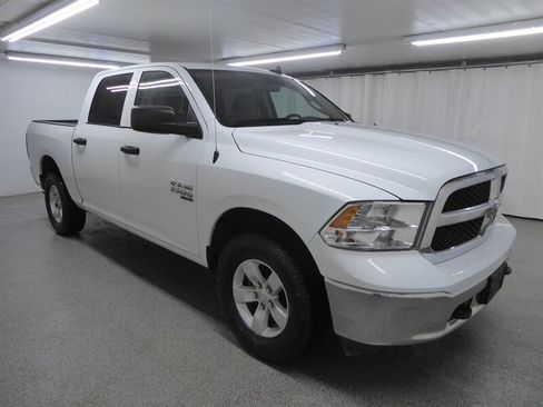 Used 2022 RAM 1500 Classic SLT w/ Electronics Group AWD/4WD image 1