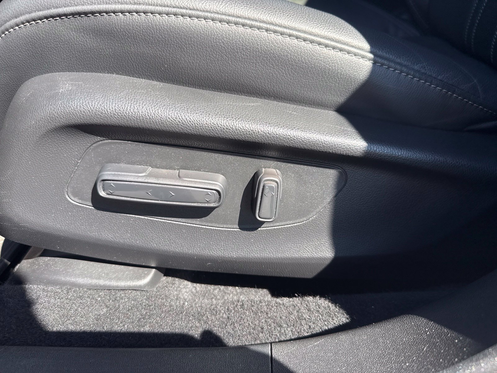 Used 2024 Honda HR-V EX-L image 12