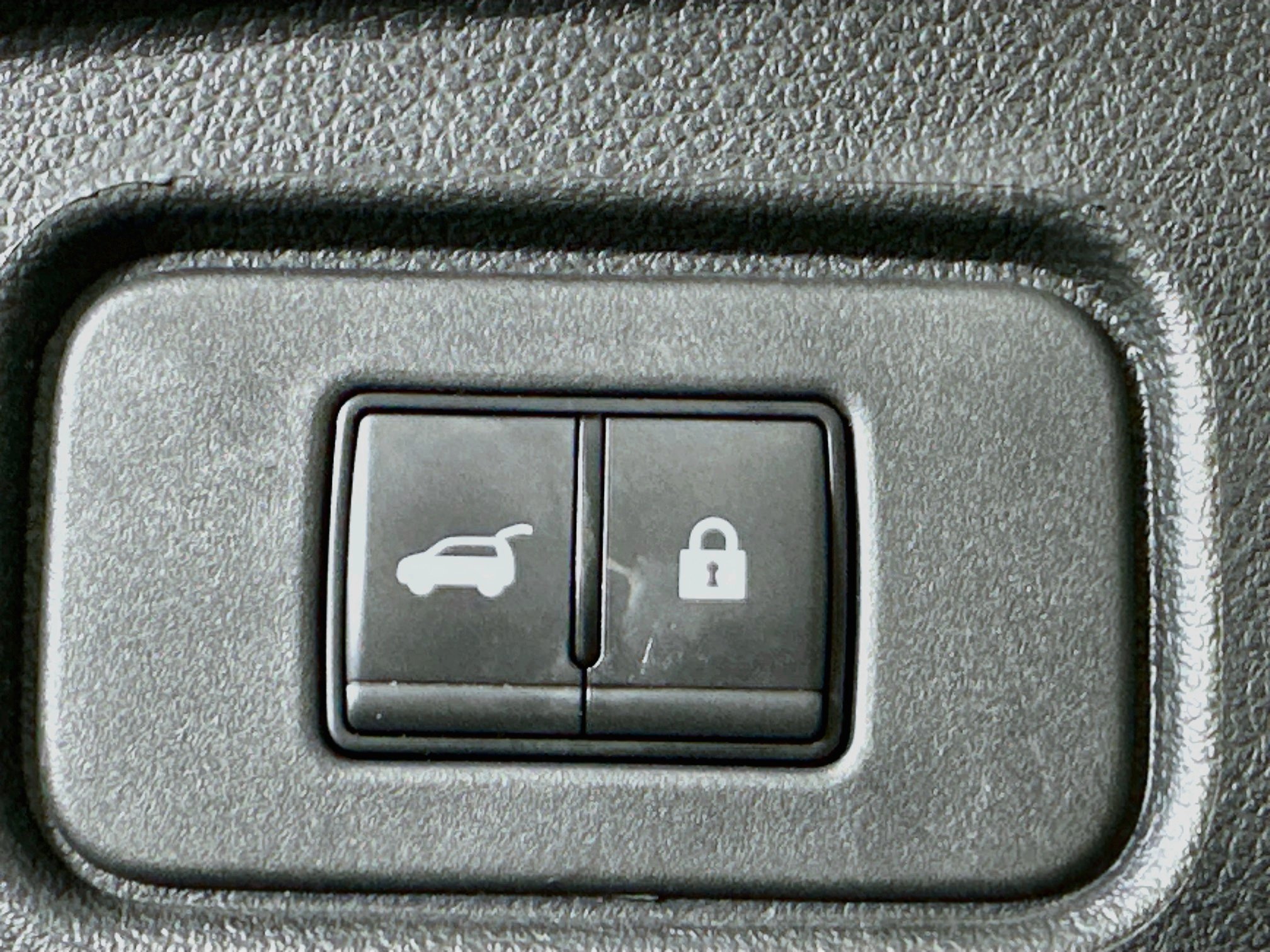 Used 2023 Nissan Pathfinder Platinum w/ Cargo Package FWD image 33