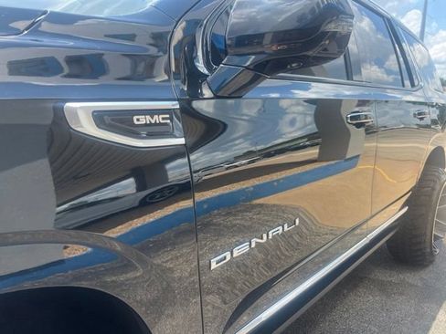 Used 2021 GMC Yukon Denali w/ Denali Premium Package AWD/4WD image 7