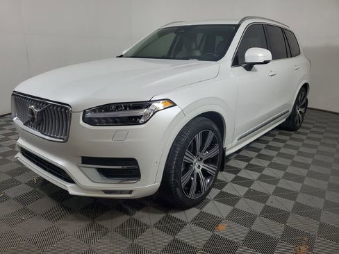 Used 2024 Volvo XC90 B6 Ultimate w/ Protection Package image 4